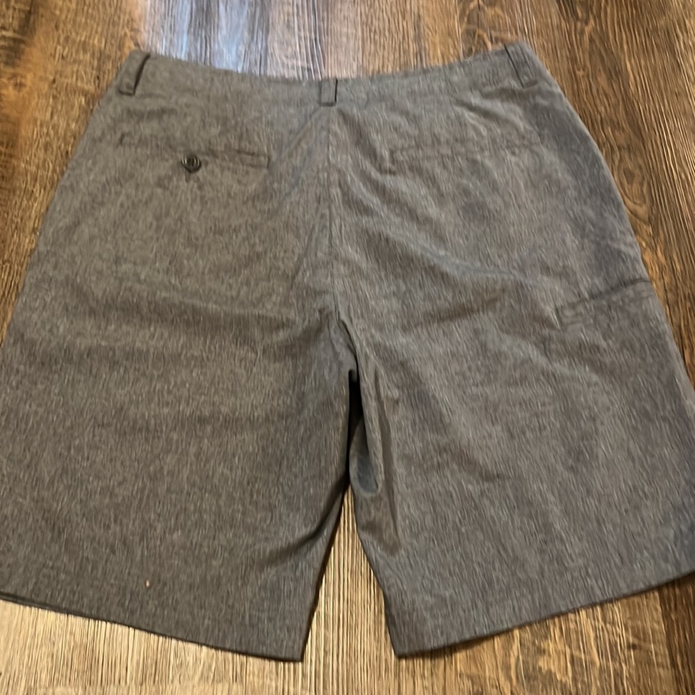 PGA Tour Mens Golf Shorts Size 34
